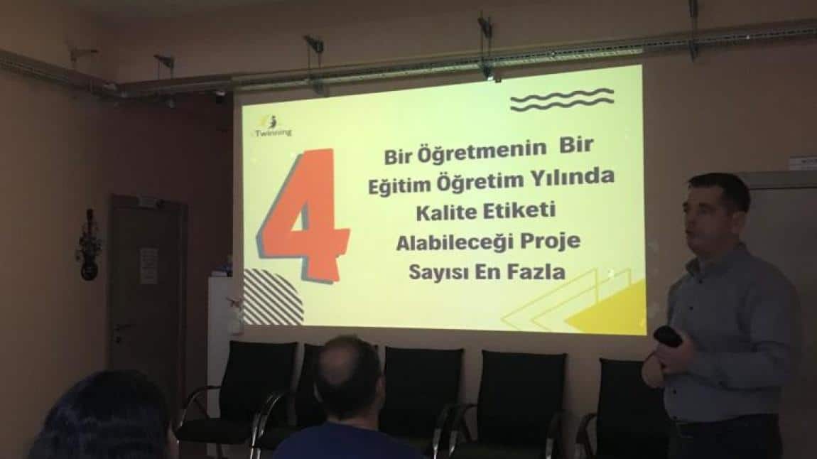 İlçe eTwinning Bilgilendirme Toplantısı Öğretmenimiz Şener KALFA tarafından yapıldı